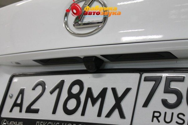 камера заднего обзора Avis Lexus IS 250 2015+