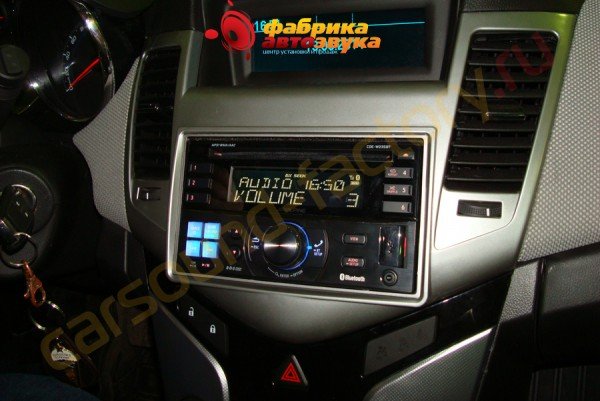 установка магнитолы Alpine CDE-W235BT Alpine CDE-W235BT Chevrolet Cruze