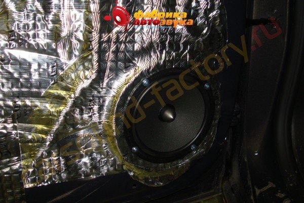 установка фронтальной акустики Focal Focal 165VR Opel Astra