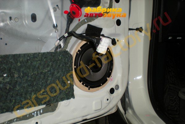 установка динамиков Pioneer 17см Pioneer 17см Nissan Note