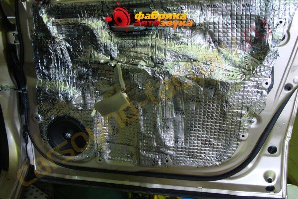 установка динамиков Morel Maximo 6 Morel Maximo 6 Suzuki Grand Vitara