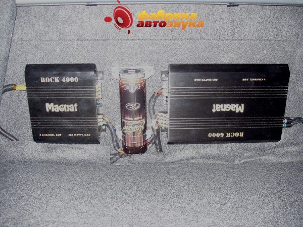 Установка усилителя Magnat ROCK 6000, ROCK 4000 Renault Megane 2