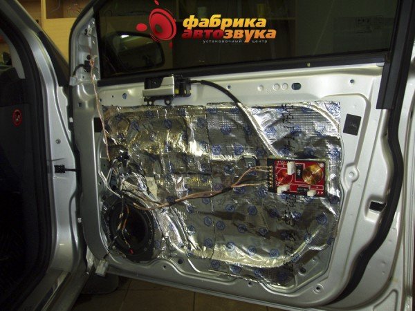 Установка акустики DLS R6A DLS R6A Ford Focus 2