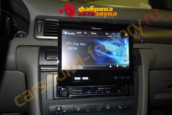 установка магнитолы Pioneer AVH-P5200BT Audi A6