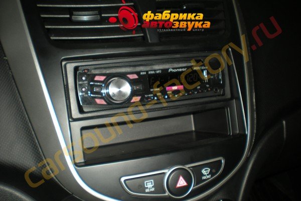 Установка 1din автомагнитолы Pioneer DEH-2300UB Pioneer DEH-2300UB Hyundai Solaris