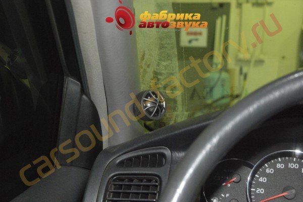 Установка пищалки DLS DLS UP1C Toyota Land Cruiser 100 (80, 105)