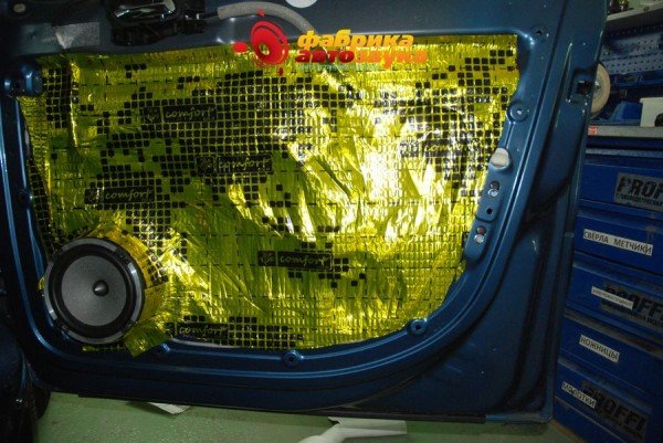 Установка динамиков в двери Focal Citroen Berlingo