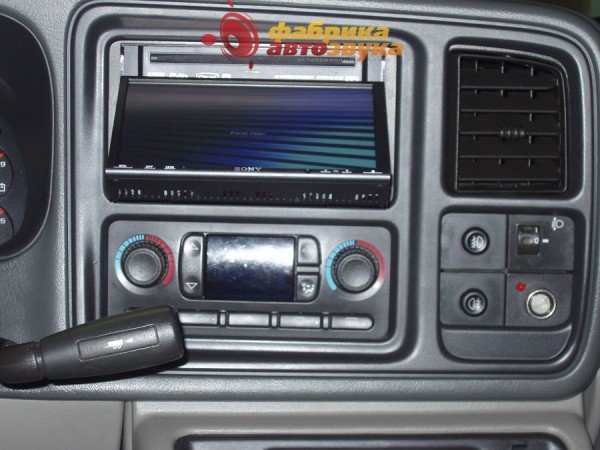 Установка магнитолы SONY XAV-W1 SONY XAV-W1 Chevrolet Tahoe