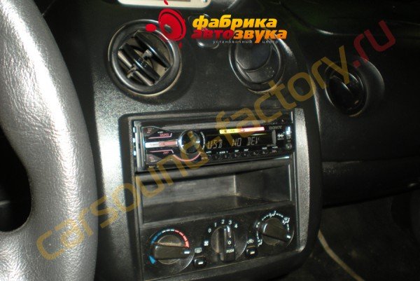 установка магнитолы 1din Sony CDX-GT450U Sony CDX-GT450U Mitsubishi Eclipse