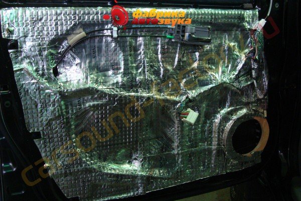 шумоизоляция двери в 2 слоя SGM Toyota Hilux