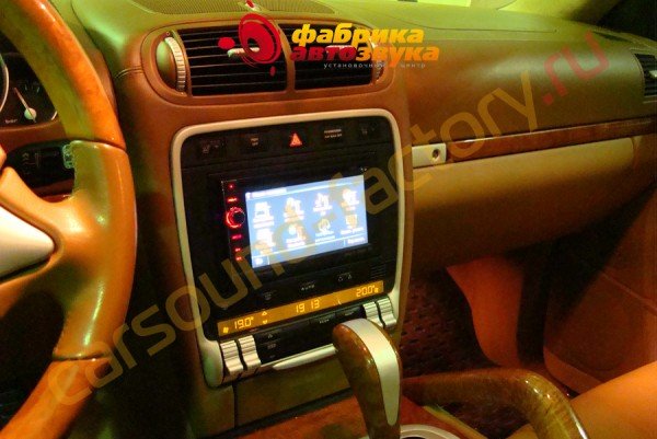 установка автомагнитолы Pioneer AVIC-F930BT Pioneer AVIC-F930BT Porsche Cayenne