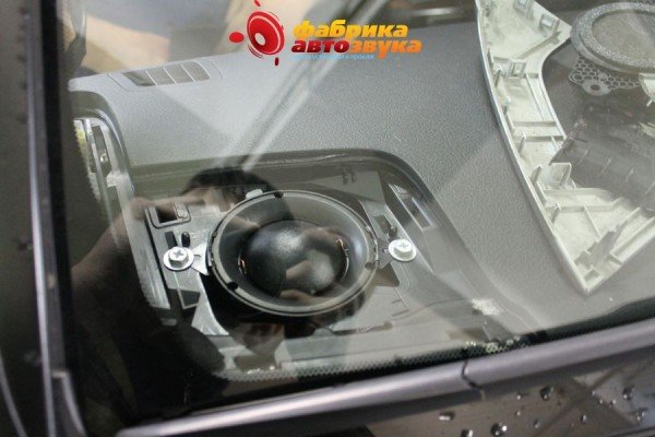 установка вч динамиков - Toyota Land Cruiser 200 2016+