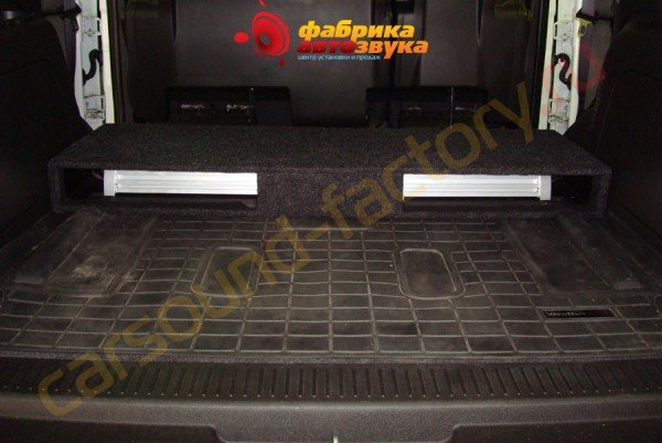 фальш-панель под усилители DLS Chevrolet Tahoe