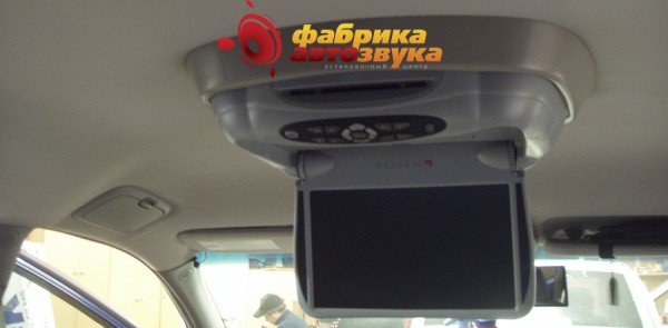 Потолочный монитор Rolsen Toyota Sienna