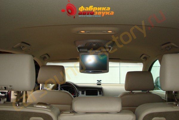 установка потолочного монитора AVIS Audi Q7