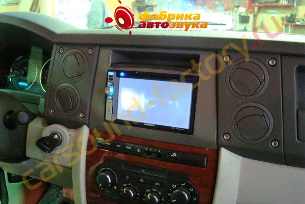 автомагнитола Philips Philips Jeep Commander