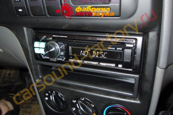 Alpine CDE-111R Alpine CDE-111R Kia Spectra