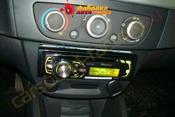 автомагнитола Pioneer DEH-X8500BT Renault Fluence