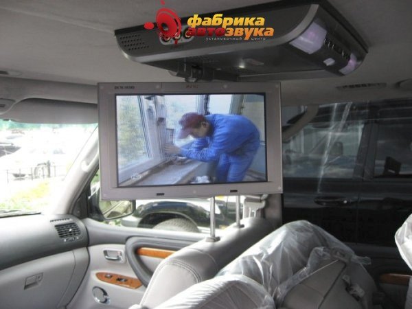 Установка потолочного монитора NRG DCM-1020D Lexus LX 470