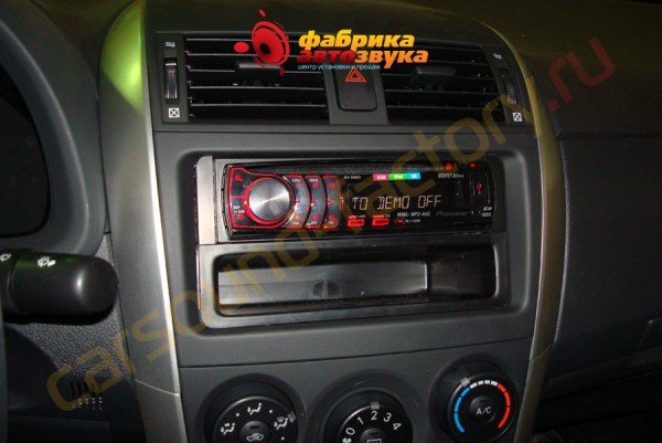 установка автомагнитолы Pioneer DEH-6310SD Pioneer DEH-6310SD Toyota Corolla