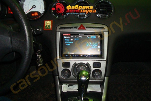 установка автомагнитолы Pioneer AVH-P3400DVD Pioneer AVH-P3400DVD Peugeot 308
