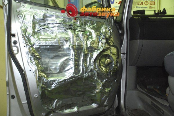 Шумоизоляция двери в два слоя SGM Toyota Alphard