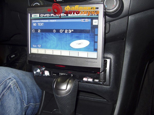 Установка магнитолы Alpine IVA-D106R Alpine IVA-D106R Honda Accord