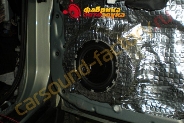 установка фронтальной акустики DLS R6A DLS R6A Lexus RX 300