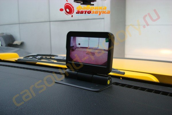 Установка монитора для камеры обзора AVIS Hummer H3