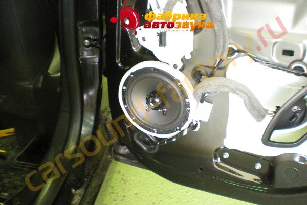 установка акустики DLS 126 DLS 126 Renault Fluence