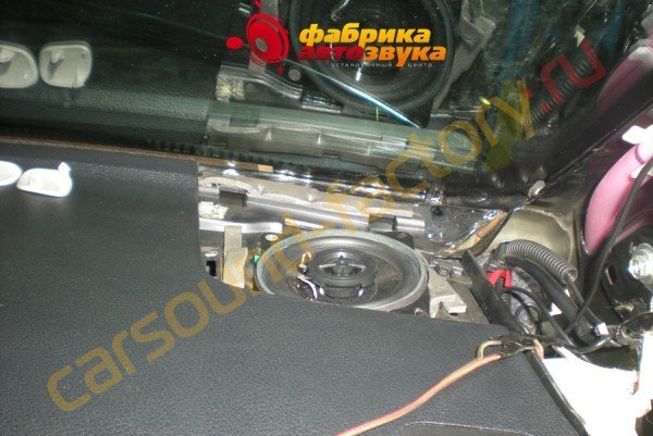 установка акустики DLS 224 DLS 224 Toyota Land Cruiser 200