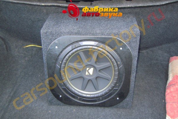 установка сабвуфера Kicker S12C Toyota Solara