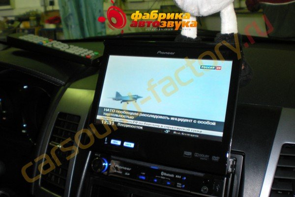 Установка цифрового тв-тюнера AVIS AVS2000DVB Citroen C-Crosser