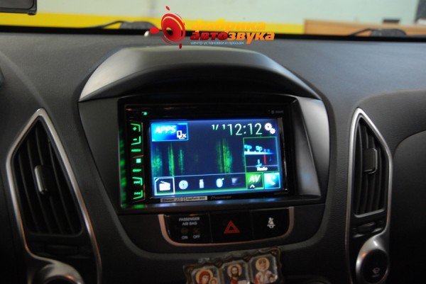 Установка магнитолы Pioneer Pioneer AVH-X2800BT Pioneer AVH-X2800BT Hyundai iX 35