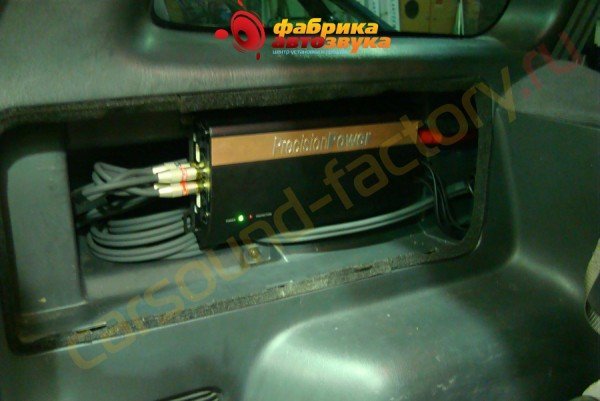 установка усилителя мощности звука PPI Toyota RAV 4