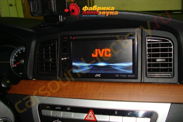 установка автомагнитолы JVC KW-AV50 JVC KW-AV50 Lifan Solano