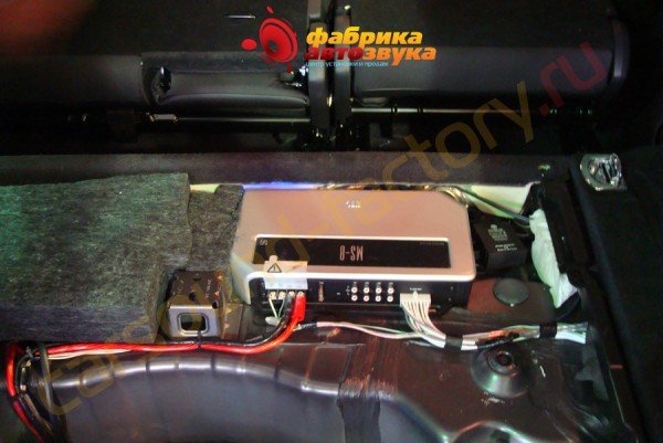 установка звукового процессора JBL MS-8 JBL MS-8 Volkswagen Touareg