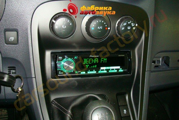 установка магнитолы Pioneer Merсedes Citan