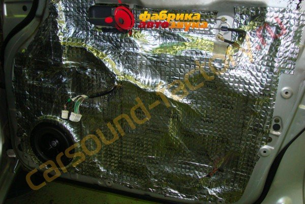 установка акустики DLS M6/5 DLS M6/5 Nissan Presage