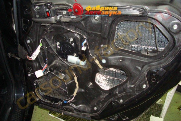 шумоизоляция дверей в 1 слой SGM Mazda 3